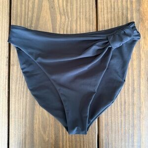 Skatie June bottom size medium black